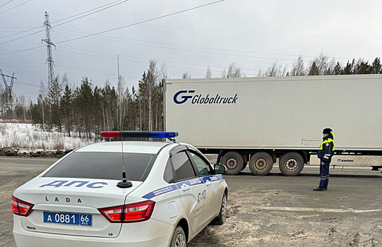 На трассе Пермь — Екатеринбург образовалась длинная пробка