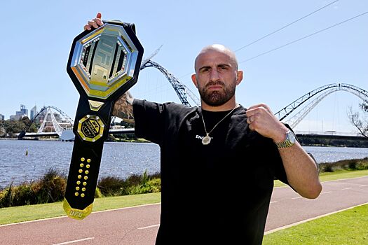 Волкановски выступит на UFC 314 в кастомных шортах с отсылкой к Александру Македонскому