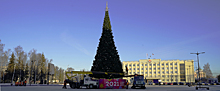 В Ижевске устанавливают иллюминацию на Главной новогодней елке города