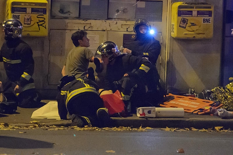 В Сети появилось видео с перестрелкой французской полиции с террористами