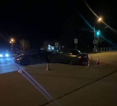 Женщина-водитель попала в больницу из-за проезда на красный свет в Павлове