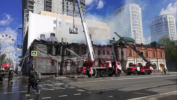 В центре Нижнего Новгорода сгорел дом начала ХХ века