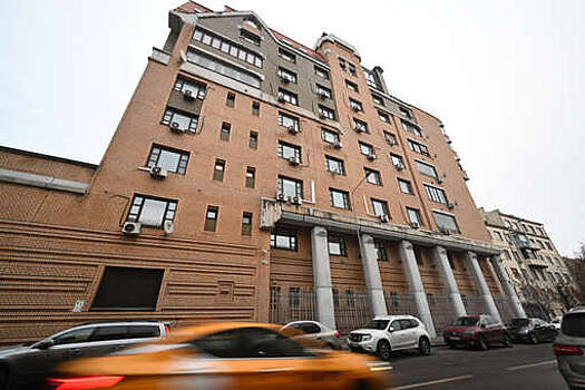 Автомобиль Долиной за пять часов приезжал к дому в Хамовниках три раза