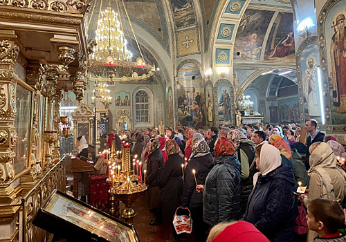 У православных верующих 11 июня наступила Троицкая родительская суббота