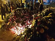 В Магнитогорске простились с 16 погибшими при взрыве газа в доме