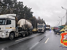 Водитель грузовика снес 5 машин на трассе «Крым» в Подмосковье: есть погибшие