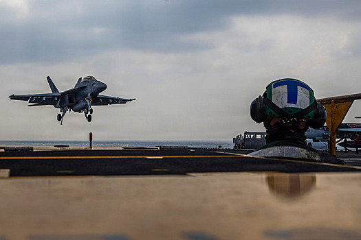 Иран приготовился к возможному нападению после прибытия в регион авианосца США