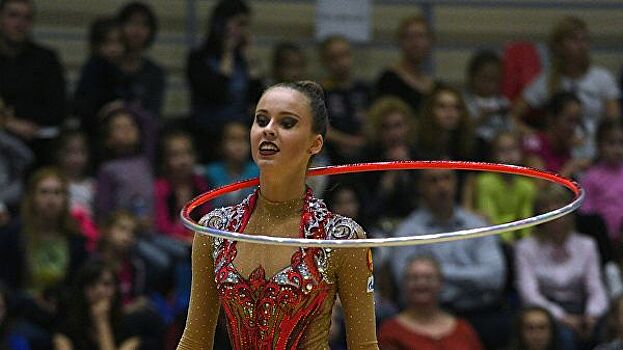 Селезнева победила в упражнениях с мячом на этапе Гран-при по художественной гимнастике