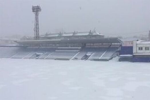 Алтайскую трассу перекрыли для автобусов и большегрузов из-за метели