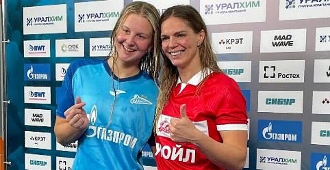 «Спартак» показал фото Реброва с пловчихой Ефимовой, которая устроила яркий перформанс