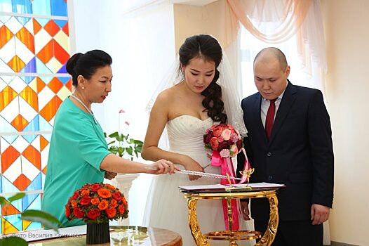 В Якутске провели торжественную регистрацию бракосочетания в честь Дня всех влюблённых