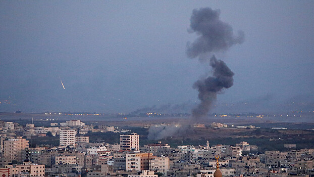 Армия Израиля нанесла удары по более 20 целям в Газе