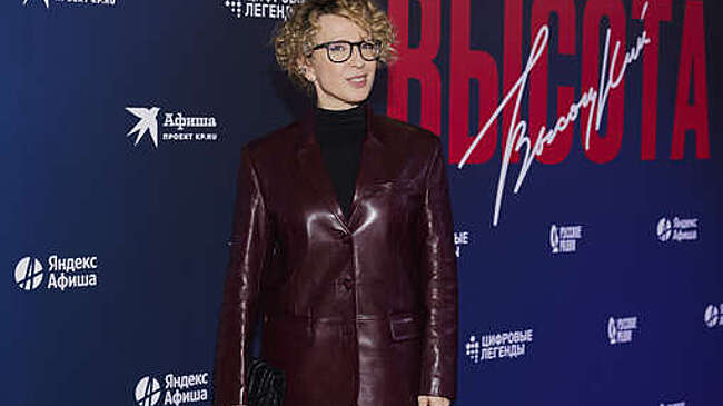 Ведущая Чурикова призналась, что встречает Новый год с семьей под телевизор