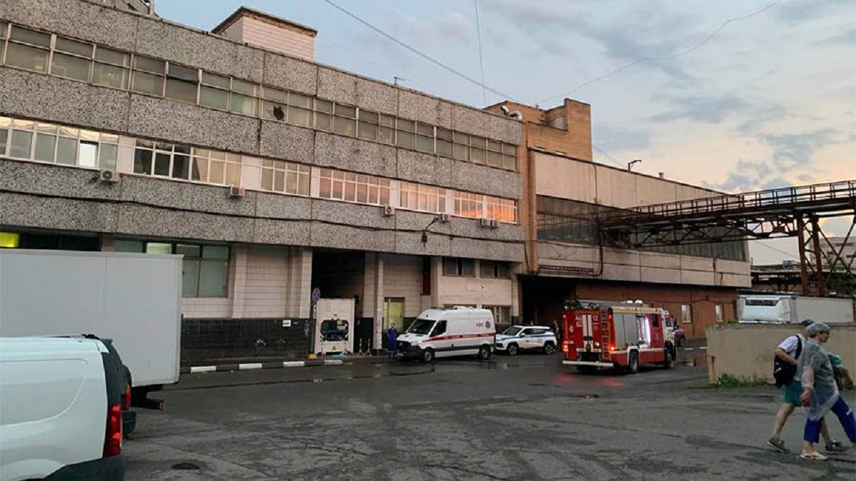 СК озвучил возможную причину пожара на складе в Москве с двумя умершими