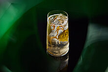 Mercedes Bar представляет коллекцию коктейлей из 12 джин-тоников