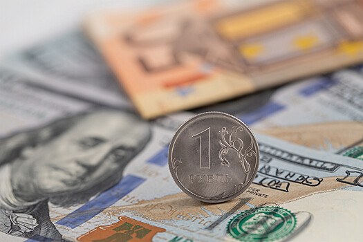 Минфин допустил рост американского доллара до&nbsp;133 рублей
