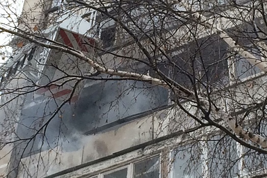 Жильцов многоэтажки в центре Челябинска эвакуировали из-за пожара