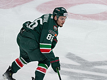 Форвард «Ак Барса» Дыняк объяснил эпизод с выпавшим на лед телефоном