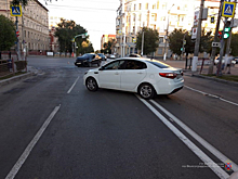 На перекрестке в Волгограде женщина получила травмы