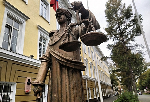 Взяли под стражу в зале суда: многодетной омичке дали 4 года колонии за истязание 8-летнего сына