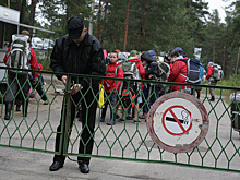 Глава МЧС наградил девочку, спасавшую детей в Карелии