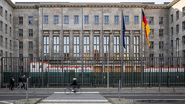 Reuters: в случае конфискации российских активов Киев не получит всю сумму сразу