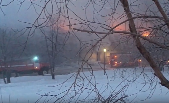 «Пугающе»: очевидцы о пожаре в Новосибирске