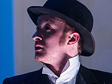 Зрительница отхлестала актера Театра на Таганке букетом