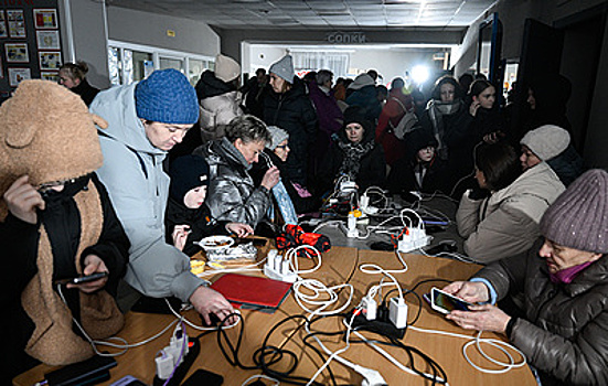 "Кашу детям грела на свечках". Как заполярный город пережил зимний блэкаут
