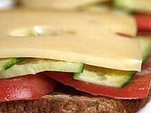 Медики рассказали об опасности сыра