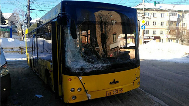 В Тольятти автобус протаранил скорую помощь, есть пострадавшие