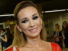 «Родить дочку»: Анфиса Чехова призналась, что намерена сыграть свадьбу на озере Комо