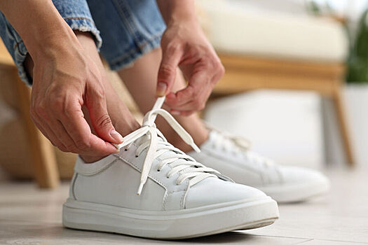 Россиянин украл из магазина кроссовки, заменив их на свои