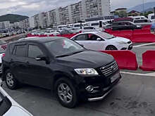 На границе с Абхазией образовалась очередь из автомобилей