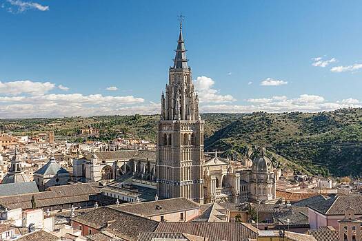 Скандального священника из знаменитого собора поймали с розовым кокаином и секс-игрушками