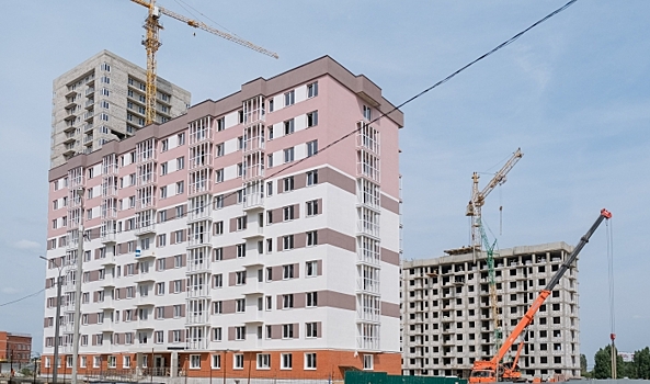 На юге Волгограда возобновили строительство еще двух долгостроев