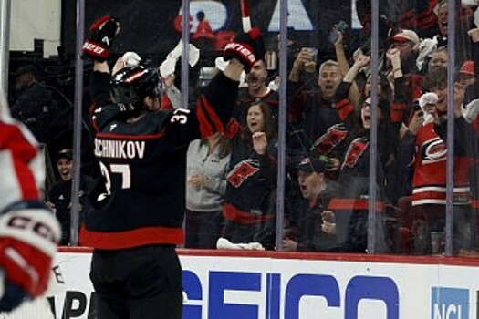 The Hockey Writers о стабильности Свечникова в плей-офф: стал важнейшим игроком «Каролины»