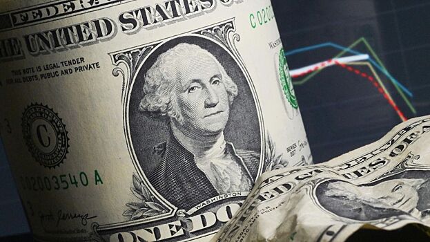 Эксперт заявила об угрозе доллару из-за роста торговли России в юанях