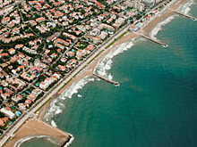 Почти 3 тысячи жителей Барселоны вышли на митинг против массового туризма