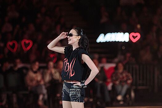 Алина Загитова сфотографировалась в шапке «Динамо» на матче москвичей с «Зенитом»