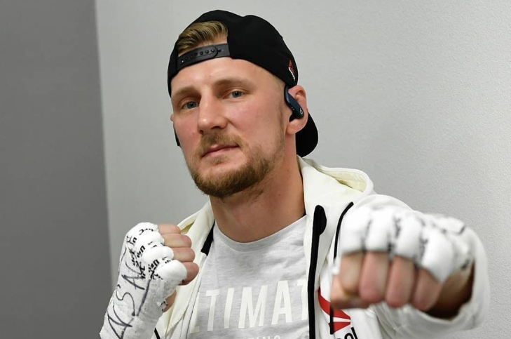 Боец UFC Волков признался, что из-за Дзюбы стал болеть за «Локомотив»