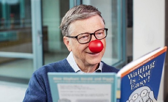 Билл Гейтс нацепил клоунский нос