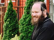 «Я всегда боялся убить, так как у меня сильный удар». Священник рассказал, как дрался с футбольными фанатами