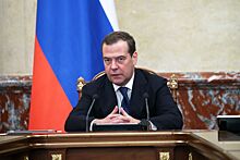 Медведев: Миф контрнаступления Киева поддерживает миф великой экономики доллара