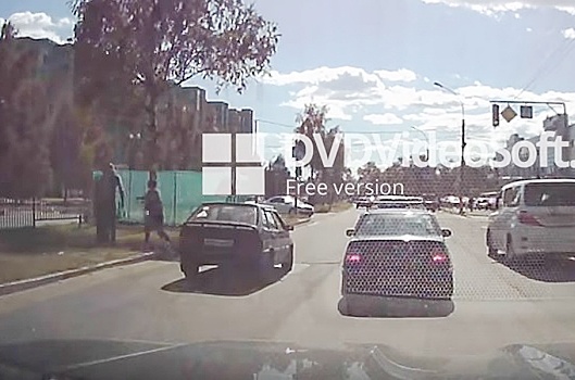 За Волгой водители устроили разборки на дороге: видео