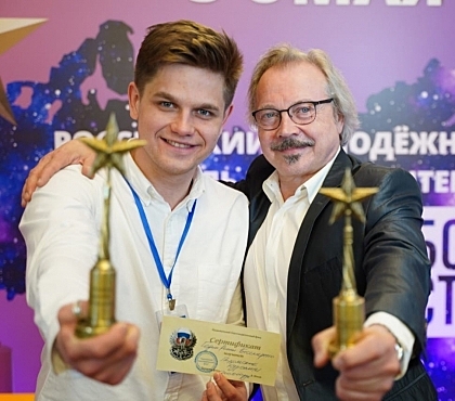 Каслинский завод отлил бронзовые статуэтки для победителей Всероссийского фестиваля кино