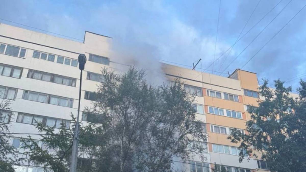 Один человек погиб при взрыве в жилой многоэтажке в Петербурге