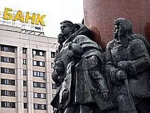 Россиян предупредили об уходе с рынка десятков банков