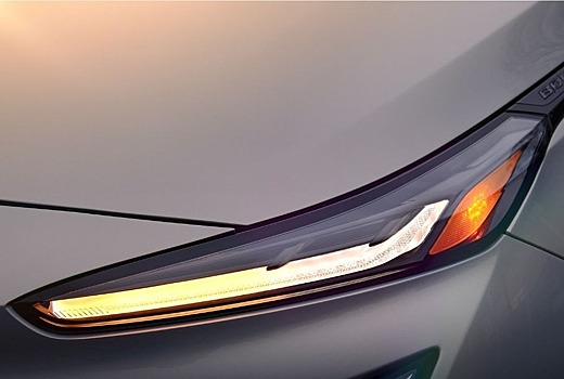 Chevrolet частично раскрыл дизайн электрического кроссовера на базе Bolt