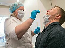 Иностранцы смогут получить в РФ справку с QR-кодом об антителах